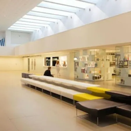 Espacioso 140 M2 Y Calidad A 250 Metros Playa Y Puerto Deportivo 5hab 2 Banos Vut2917as Хихон