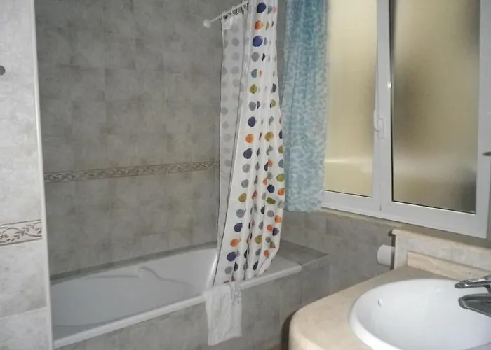 Espacioso 140 M2 Y Calidad A 250 Metros Playa Y Puerto Deportivo 5hab 2 Banos Vut2917as Gijón