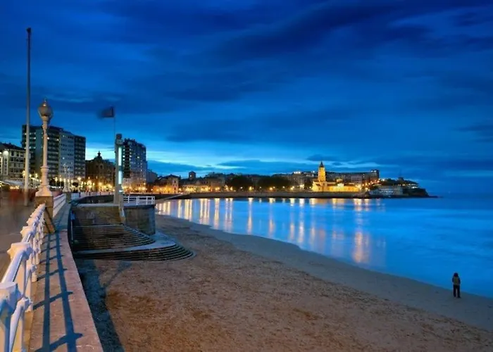 Espacioso 140 M2 Y Calidad A 250 Metros Playa Y Puerto Deportivo 5hab 2 Banos Vut2917as Lejlighed Gijón