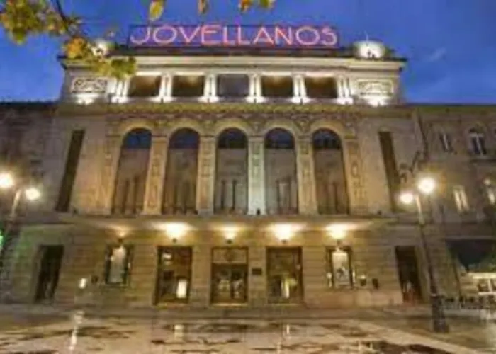 Espacioso 140 M2 Y Calidad A 250 Metros Playa Y Puerto Deportivo 5hab 2 Banos Vut2917as Gijón